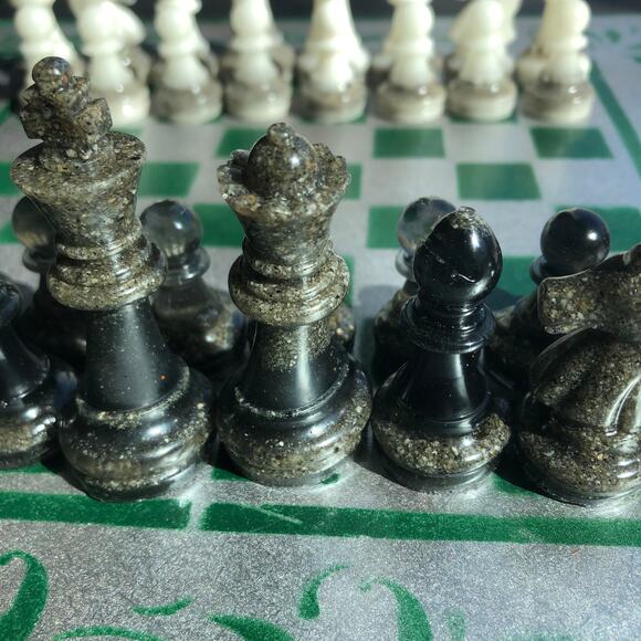 Chess Set - Green Silver - Picture 6 of 10